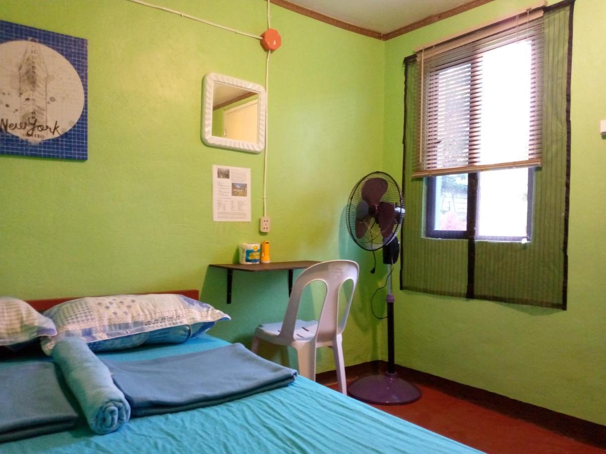 Junjals Backpackers Chalet Bohol Exterior foto